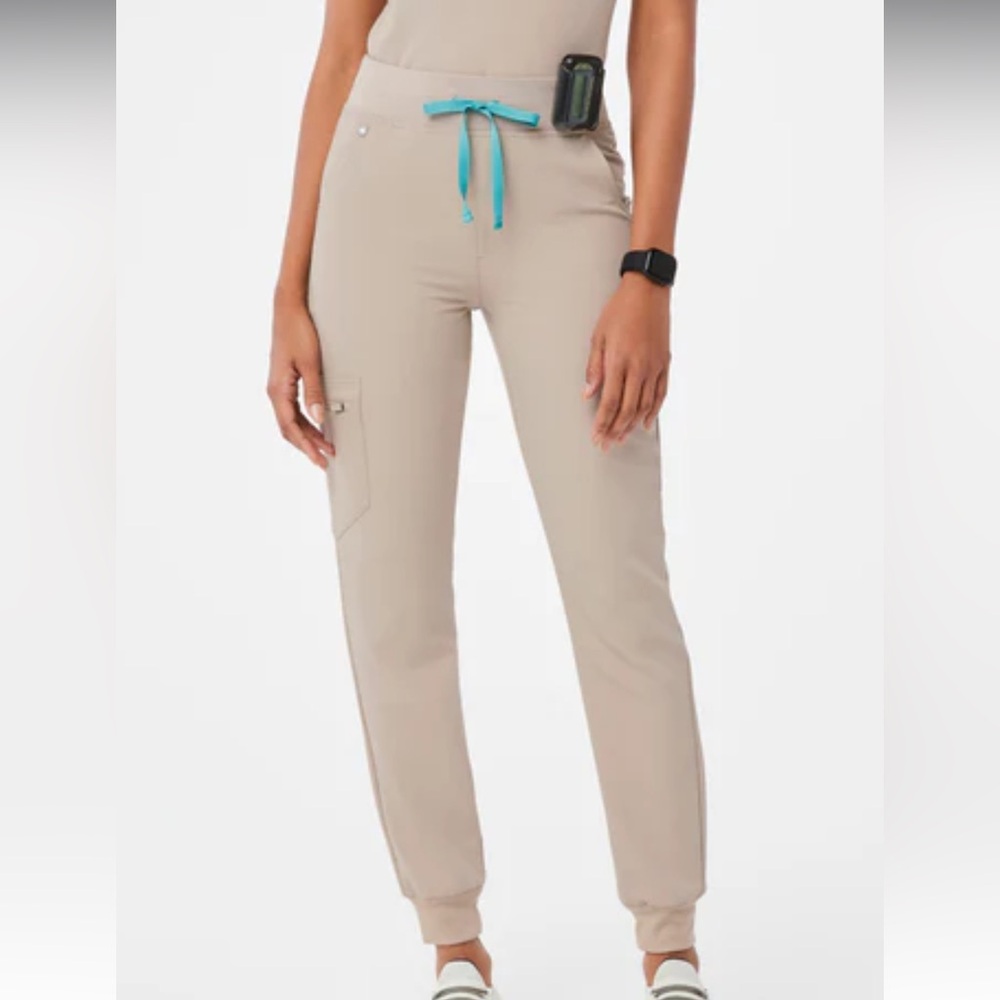 FIGS Women’s High Waisted Zamora Jogger Scrub Pants small NWOT